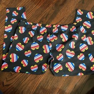 No Boundaries rainbow heart leggings